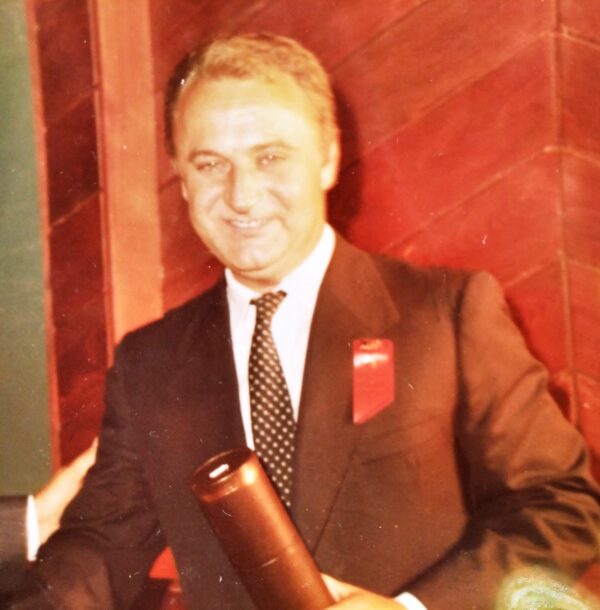 Слобо Веизовић