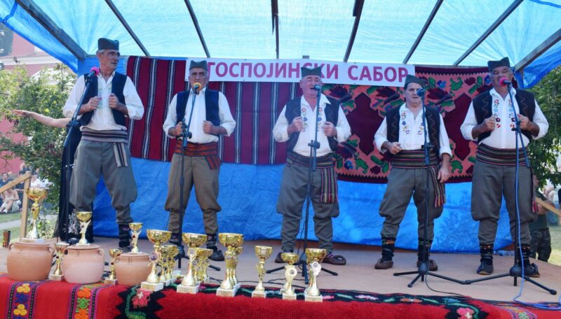 "Бисери Ђетиње" из Ужица