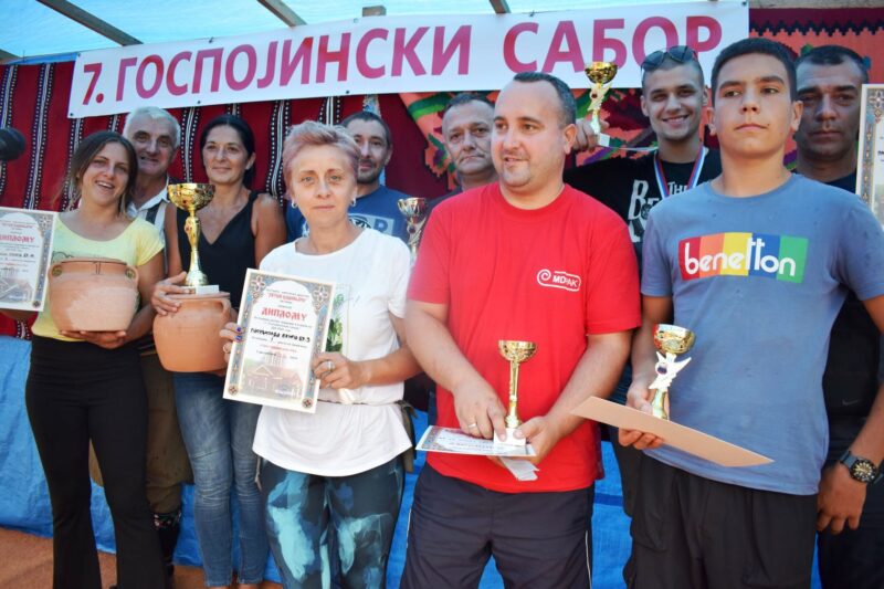 Капитени најбољих екипа у припремању пасуља
