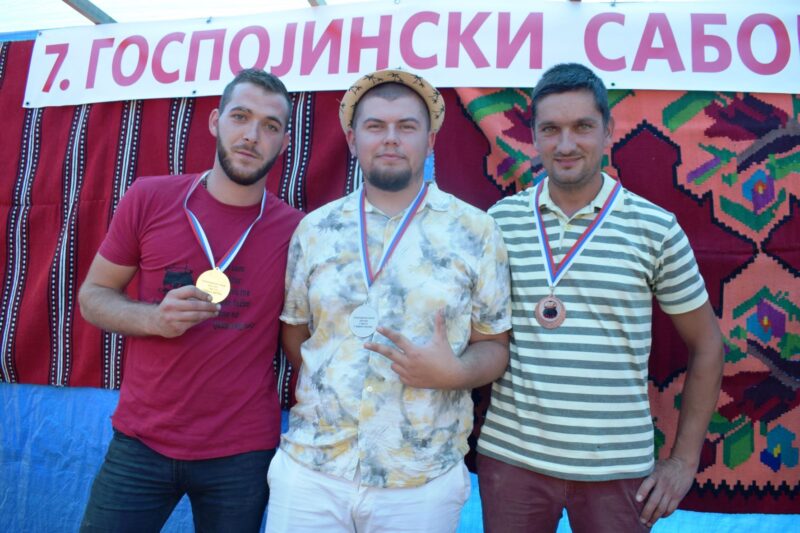 Најбржи у конзумирању пасуља у категорији одраслих