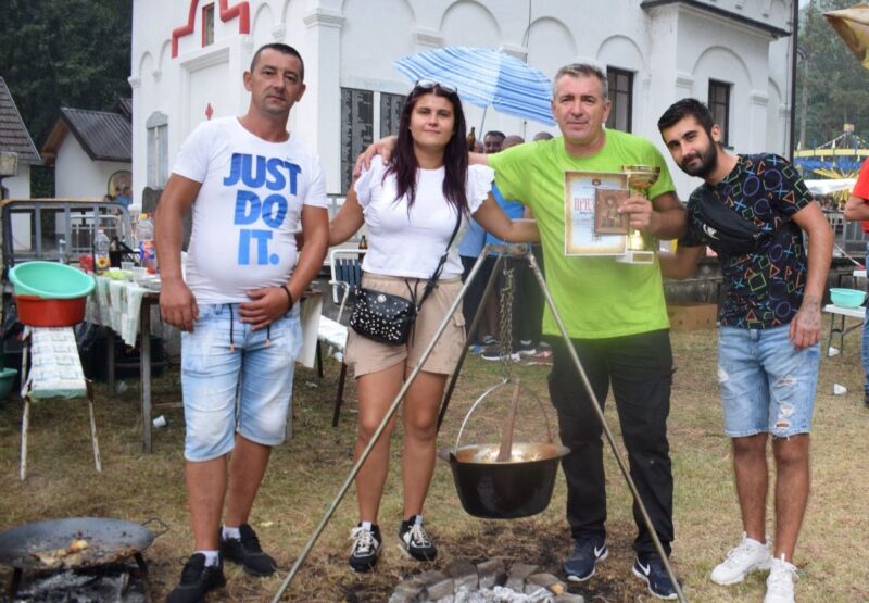 Победничка екипа из Јеловика