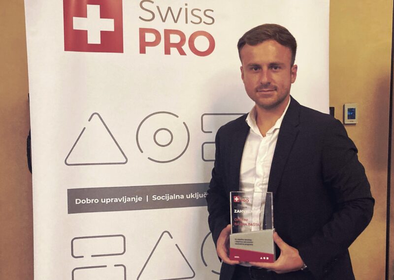 Иван М. Марковић на додели плакете