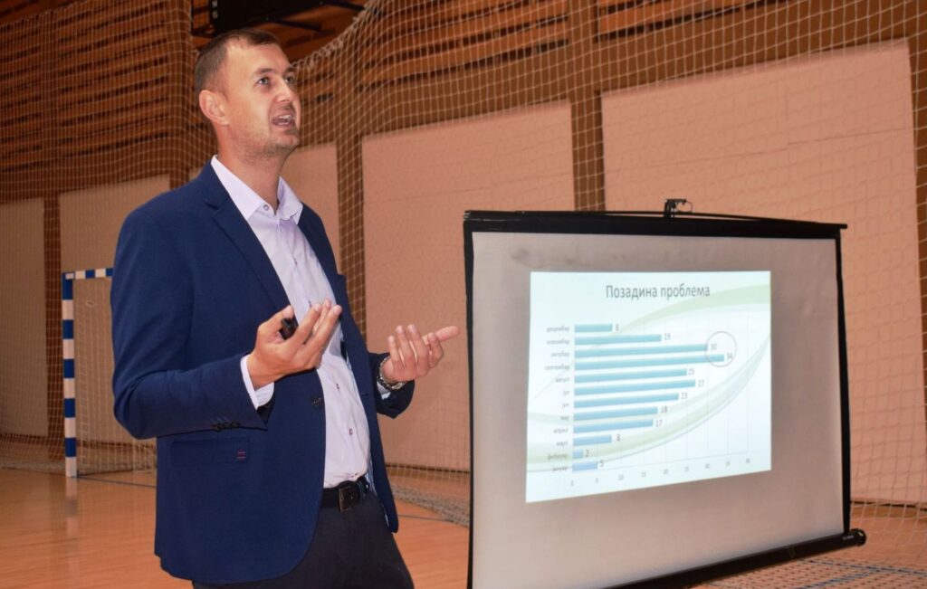 Предавач Вељко Ћурчић