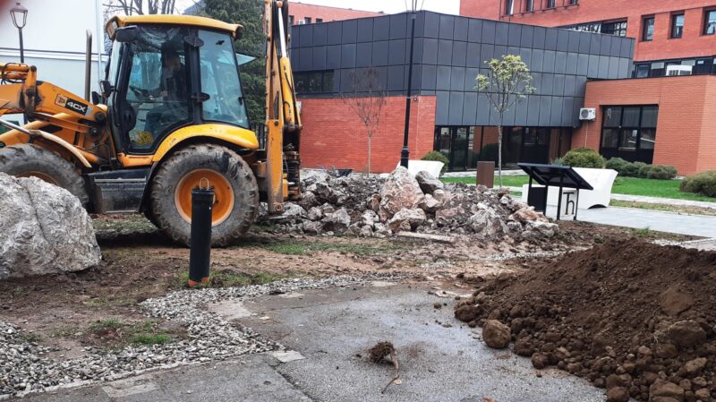 После камена стиже и нови слој земље