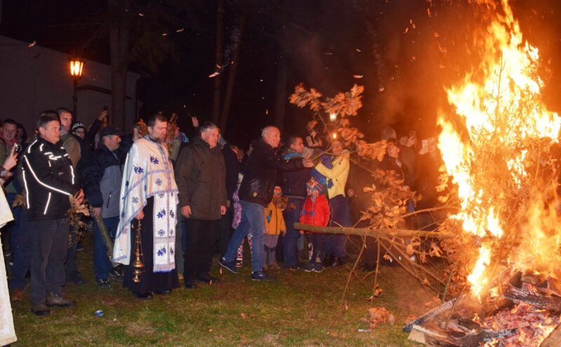 Palјenje badnjaka